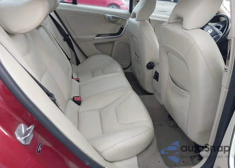 2015 Volvo S60 T5 Premier z USA, uszkodzony, nr VIN YV126MFB7F1314474